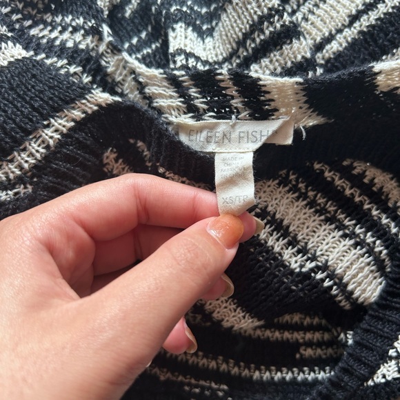 Eileen Fisher Black and White Top- XS - Picture 6 of 6